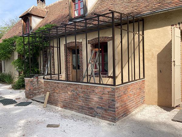 A suivre , la pose des vitrages avec pare close à l’ancienne